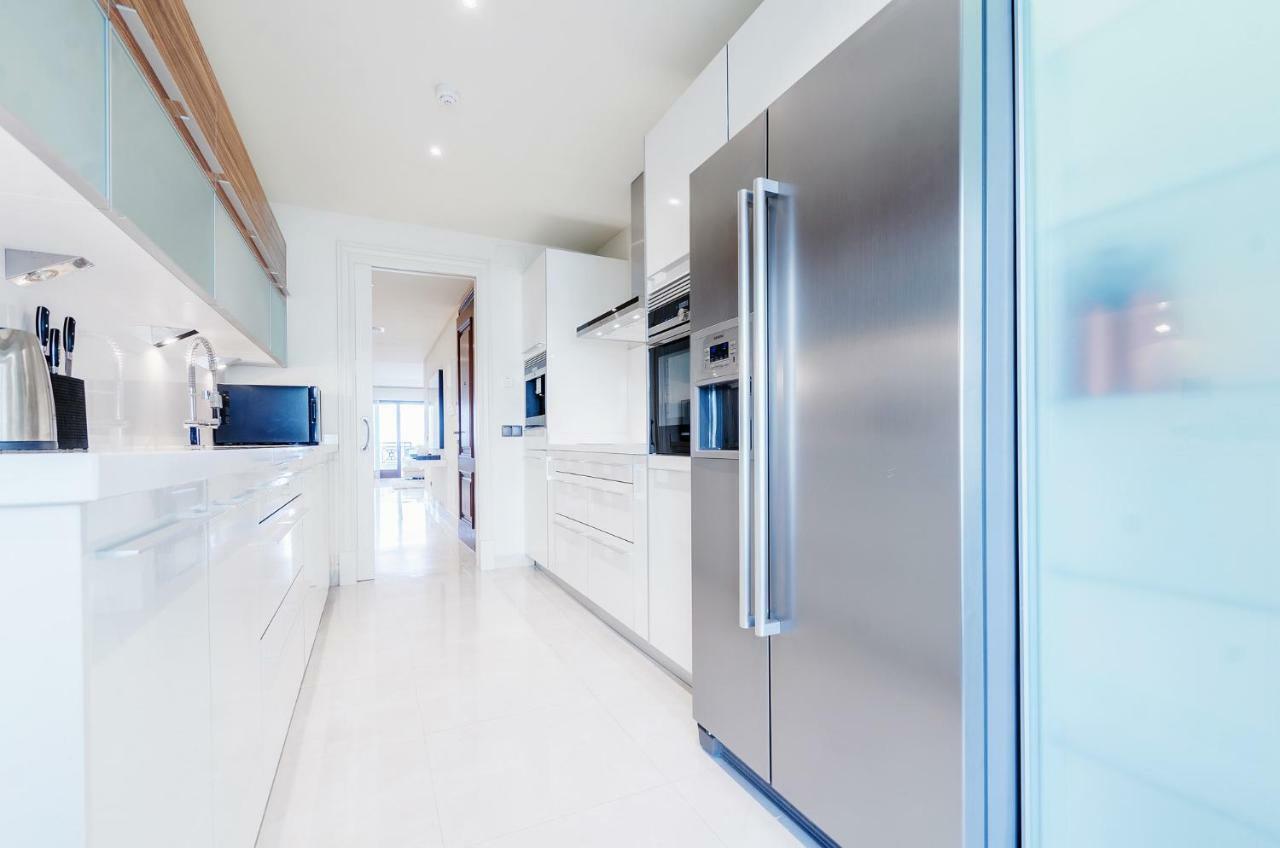 Luxury Apartment Frontal Beach In Doncella Beach Estepona Buitenkant foto